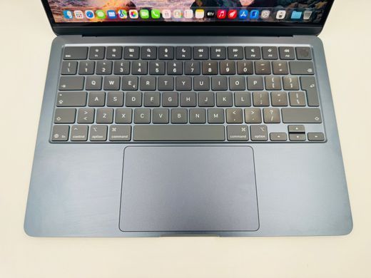 Apple MacBook Air 13,6" M4 2025 16GB RAM 512GB SSD Midnight фото