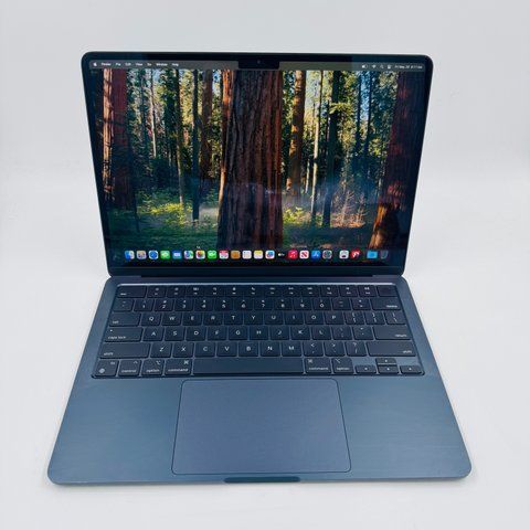 Apple MacBook Air 13.6 2022 M2 16GB RAM 256GB SSD Midnight фото