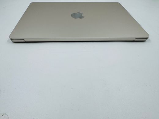 Apple MacBook Air 13.6 2022 M2 8GB RAM 256GB SSD Starlight фото