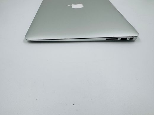 Apple MacBook Air 13 2015 i5 4GB RAM 128GB SSD Silver фото