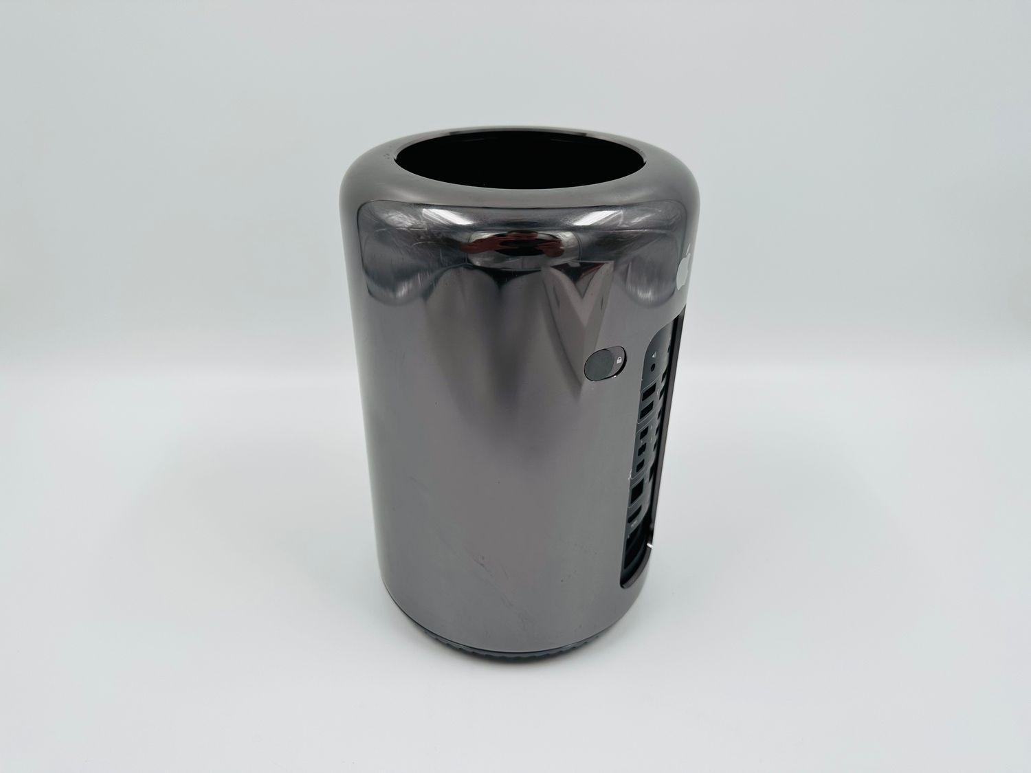 Б/у Apple Mac Pro 2013 Intel Xeon 8 Core 64GB RAM 256GB SSD AMD