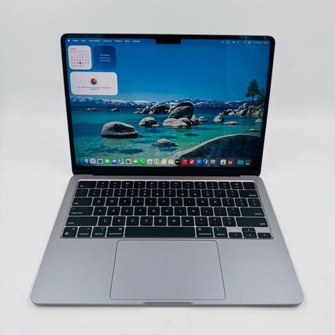 Apple MacBook Air 13.6 2022 M2 8GB RAM 256GB SSD Space Grey фото