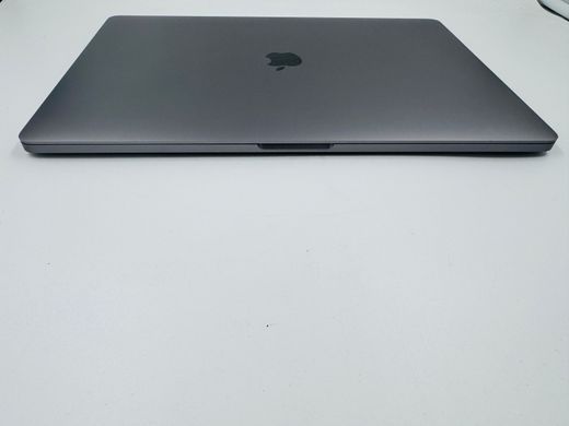Apple MacBook Pro 16 2019 i7 64GB RAM 512GB SSD AMD Space Gray фото