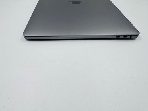 Apple MacBook Pro 16 2019 i7 64GB RAM 512GB SSD AMD Space Gray фото