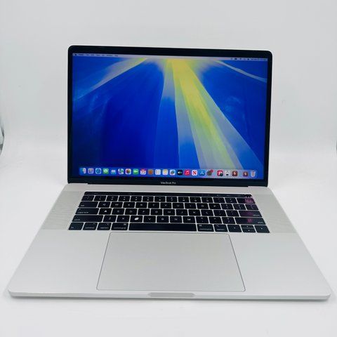 Apple MacBook Pro 15 2018 i7 16GB RAM 512GB SSD Silver фото