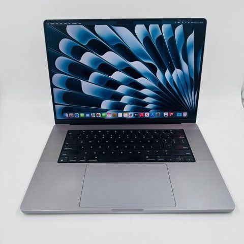 Apple MacBook Pro 16 2021 M1 Max 10/32 Core 32GB RAM 1TB SSD Space Gray фото