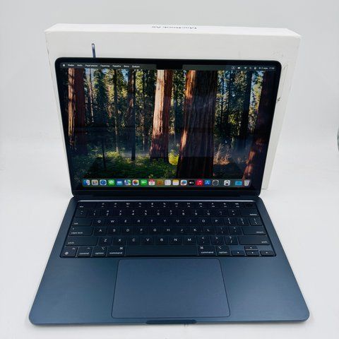 Apple MacBook Air 13.6 2022 M2 16GB RAM 256GB SSD Midnight фото