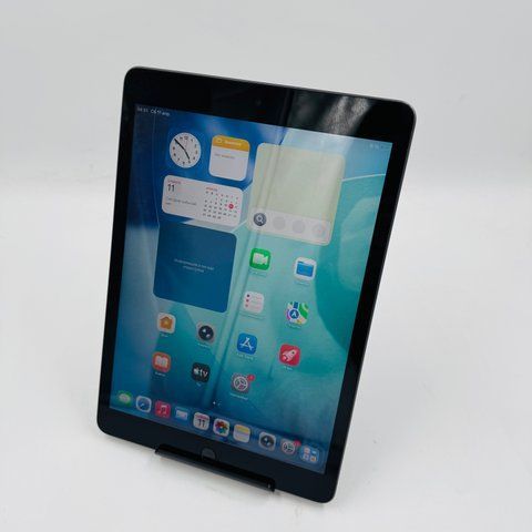Планшет Apple iPad 9th Gen 2021 10.2 64GB WiFi Space Gray фото