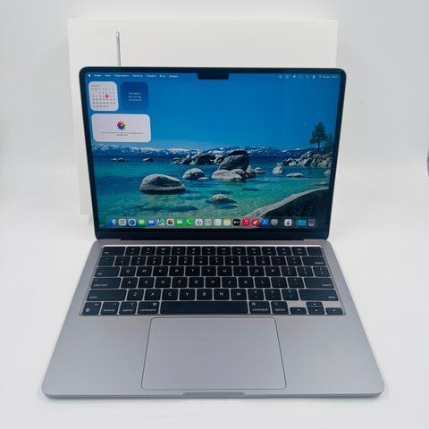 Apple MacBook Air 13,6" M3 2024 16GB RAM 256GB SSD Space Gray фото
