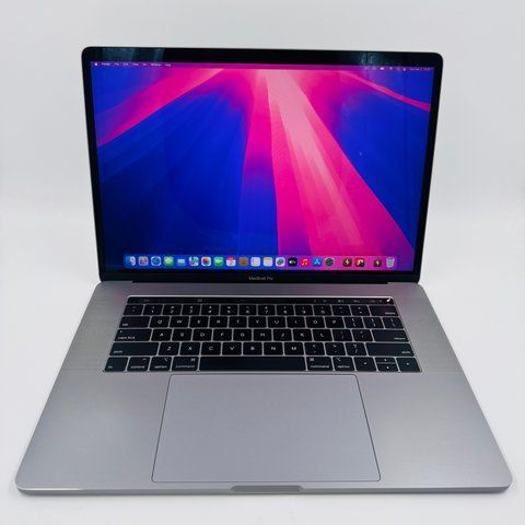 Apple MacBook Pro 15 2018 i7 16GB RAM 512GB SSD AMD 4GB Space Gray фото
