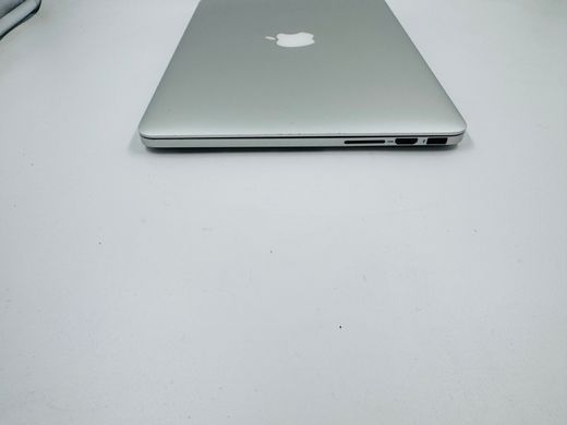 Apple MacBook Pro 13 2015 i5 8GB RAM 256GB SSD фото
