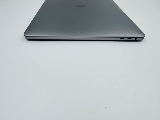Apple MacBook Pro 15 2018 i7 16GB RAM 512GB SSD AMD 4GB Space Gray фото