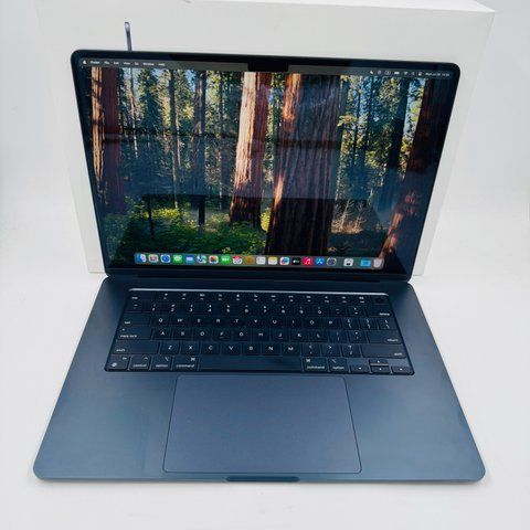 Apple MacBook Air 15" M3 2024 16GB RAM 256GB SSD Midnight  фото