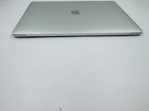 Apple MacBook Pro 15 2017 i7 16GB RAM 512GB SSD AMD 4GB Silver фото