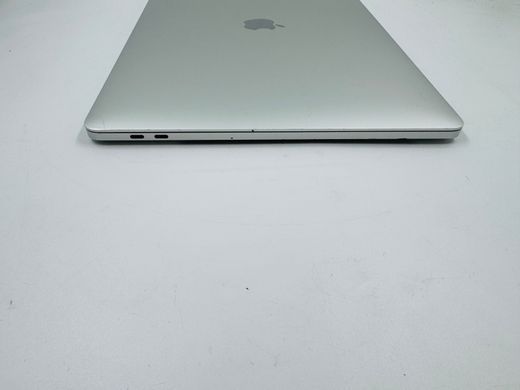 Apple MacBook Pro 15 2017 i7 16GB RAM 512GB SSD AMD 4GB Silver фото